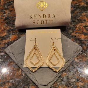 💖NWOT💖 KENDRA SCOTT - SIMON Gold Drop Earrings